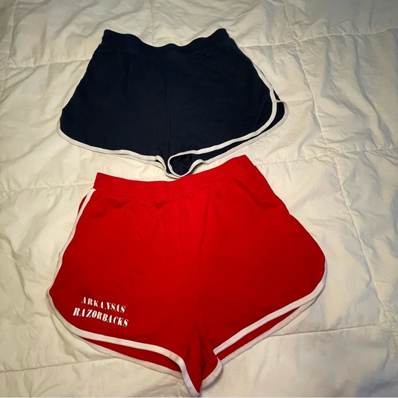 Arkansas Razorbacks Girls Red Shorts and plain black shorts Size L - Picture 1 of 8